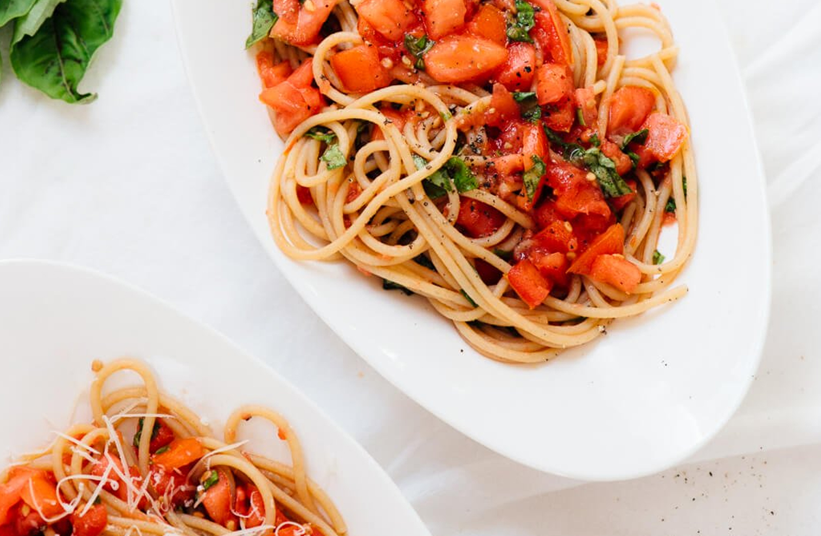 PASTA WITH TOMATO SAUCE